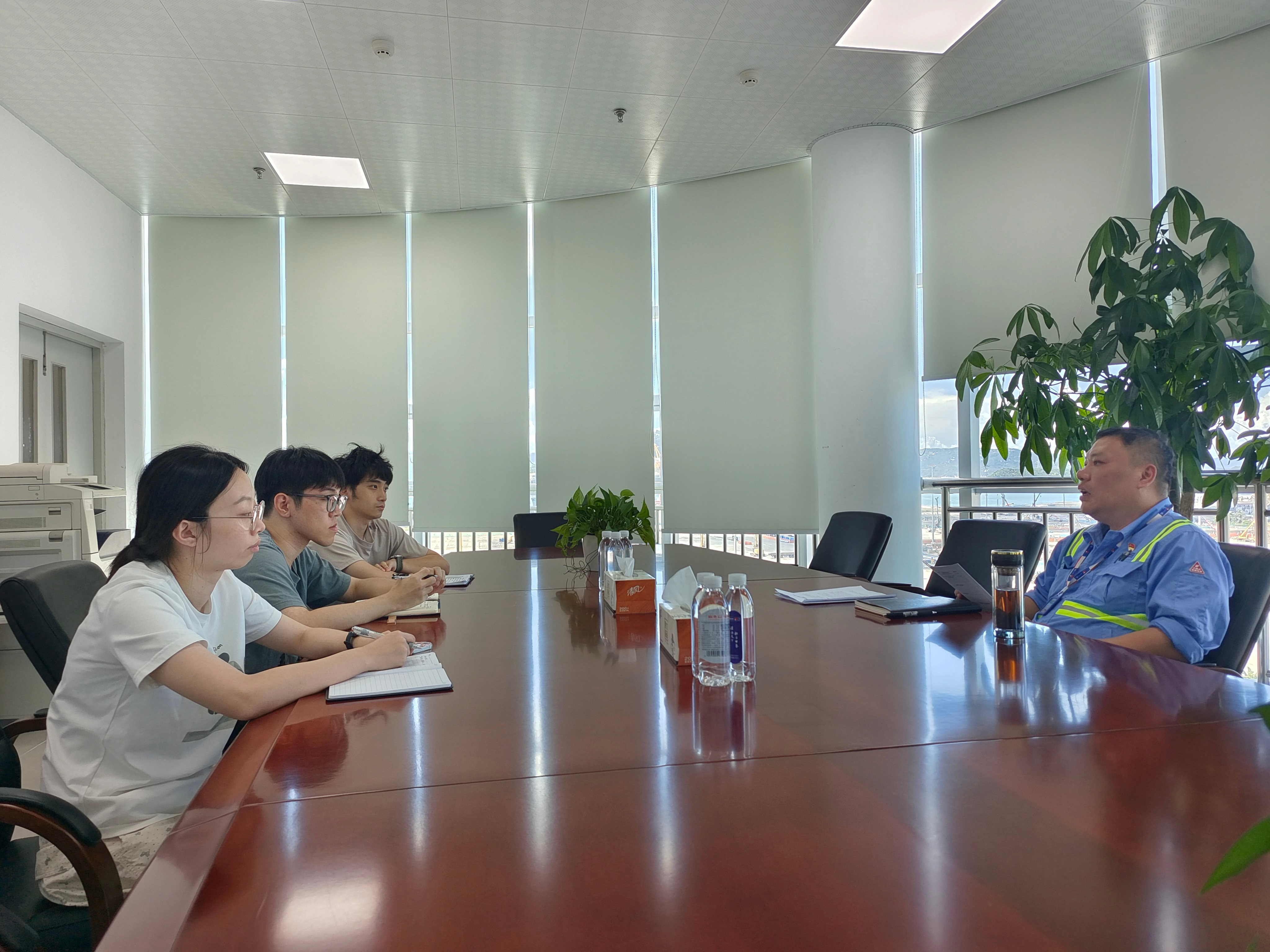 状元岙公司召开2025年新入职员工座谈会