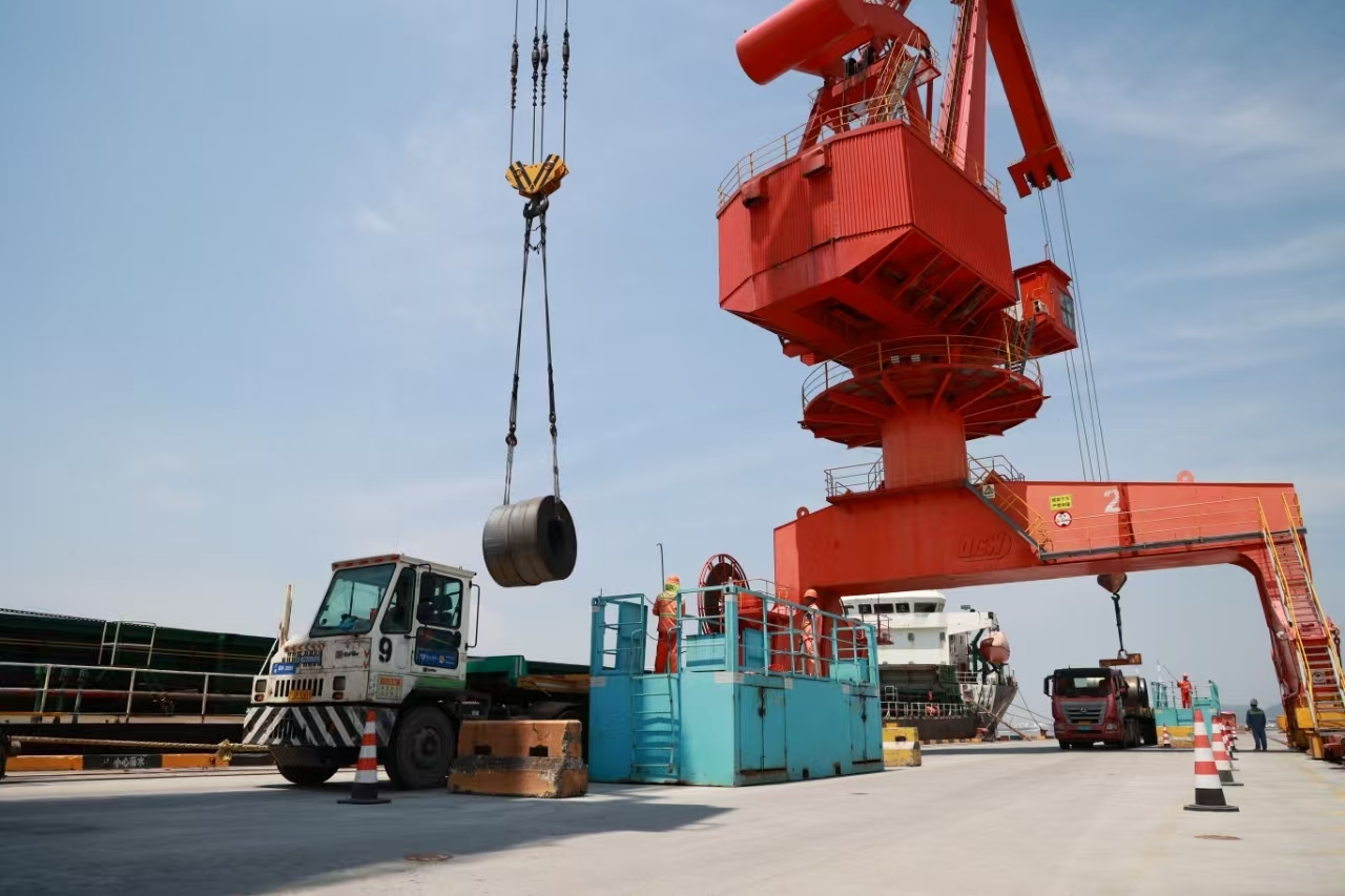 金洋公司创单月港口货物吞吐量历史新高